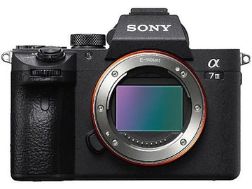 Cámara mirrorless Sony Alpha 7 III (ILCE-7M3), solo cuerpo