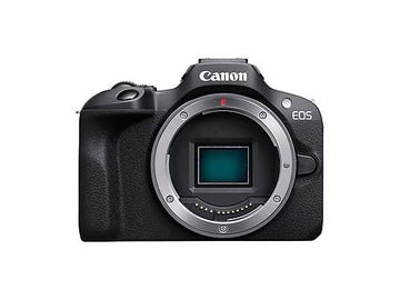 Cámara mirrorless Canon EOS R100 con objetivo 18-45mm IS STM y tarjeta SD