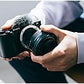 Cámara de vlogging Sony ZV-E10 con objetivo 16-50mm OSS